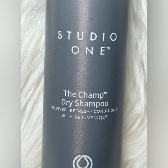 MONAT The Champ Conditioning Dry Shampoo - Picture 2 of 4